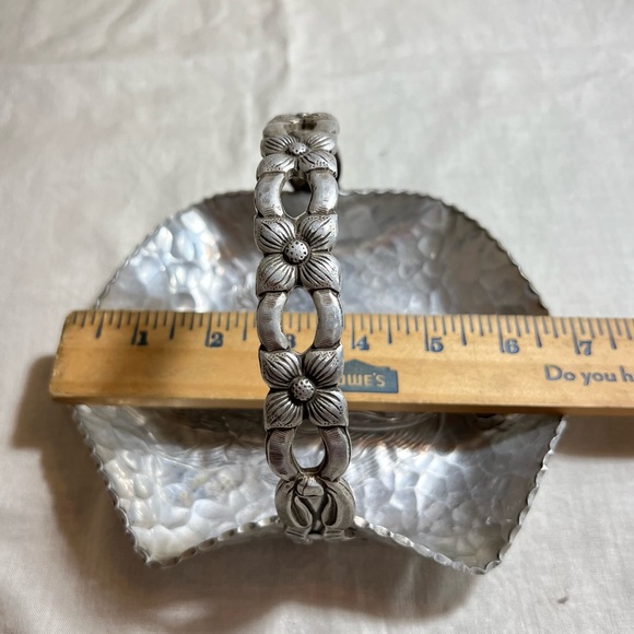 Vintage Hand Wrought Creations tray & basket w/ flower etching Rodney Kent 50’s - Picture 15 of 17